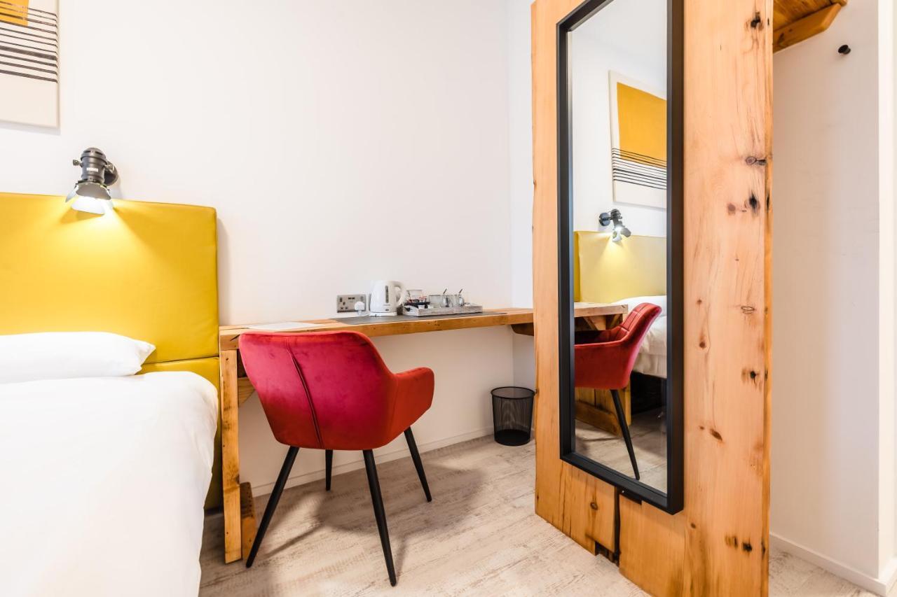 Cardiff Arms Bistro & Hotel Treorky Dış mekan fotoğraf
