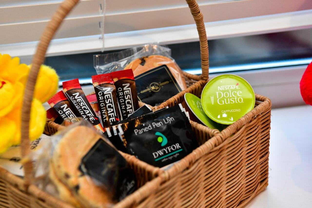 Cardiff Arms Bistro & Hotel Treorky Dış mekan fotoğraf
