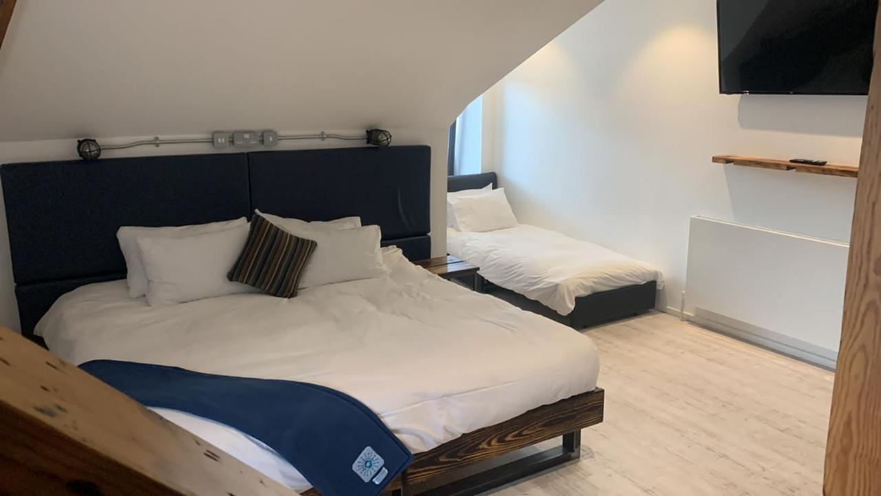 Cardiff Arms Bistro & Hotel Treorky Dış mekan fotoğraf