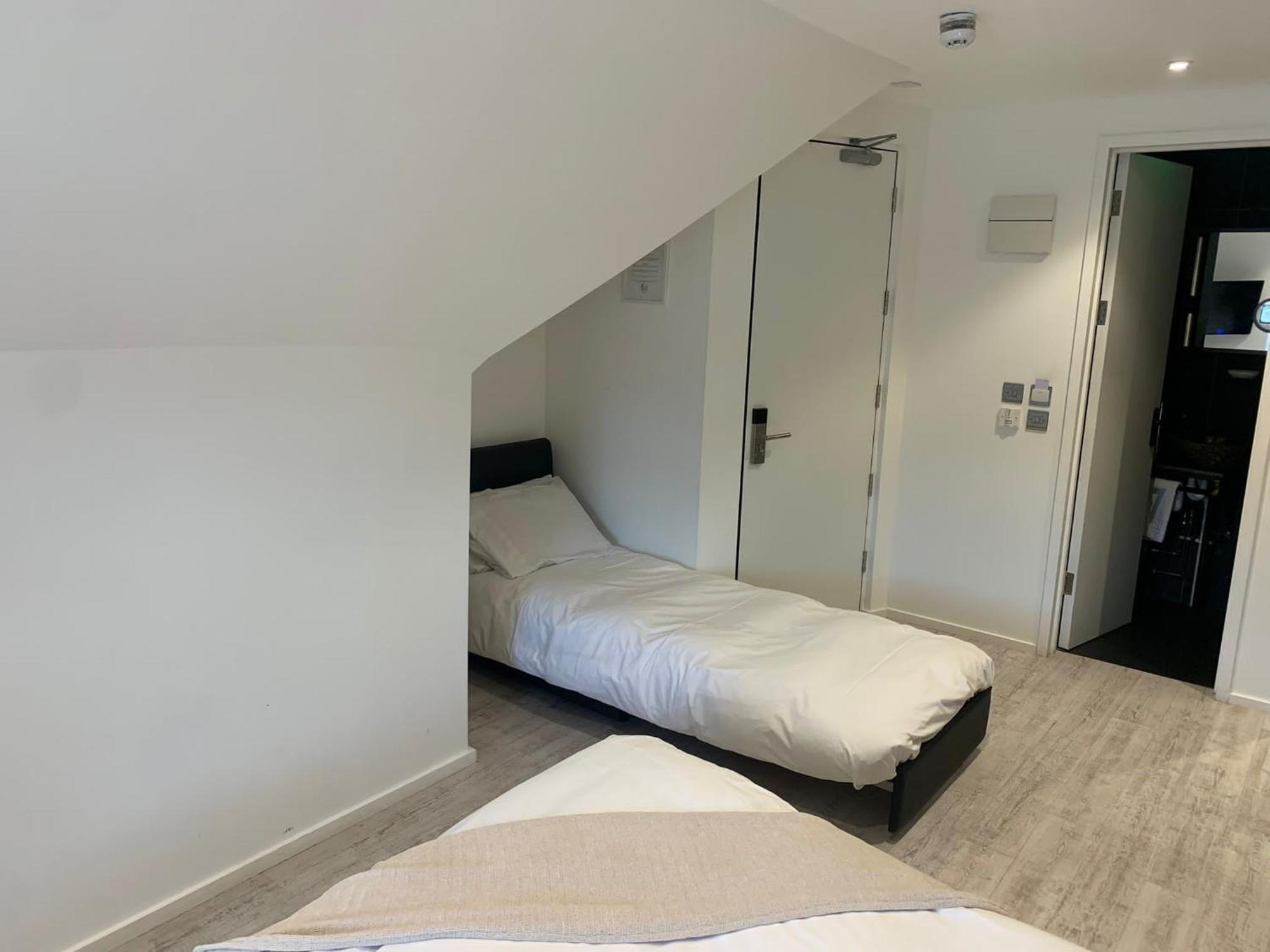 Cardiff Arms Bistro & Hotel Treorky Dış mekan fotoğraf