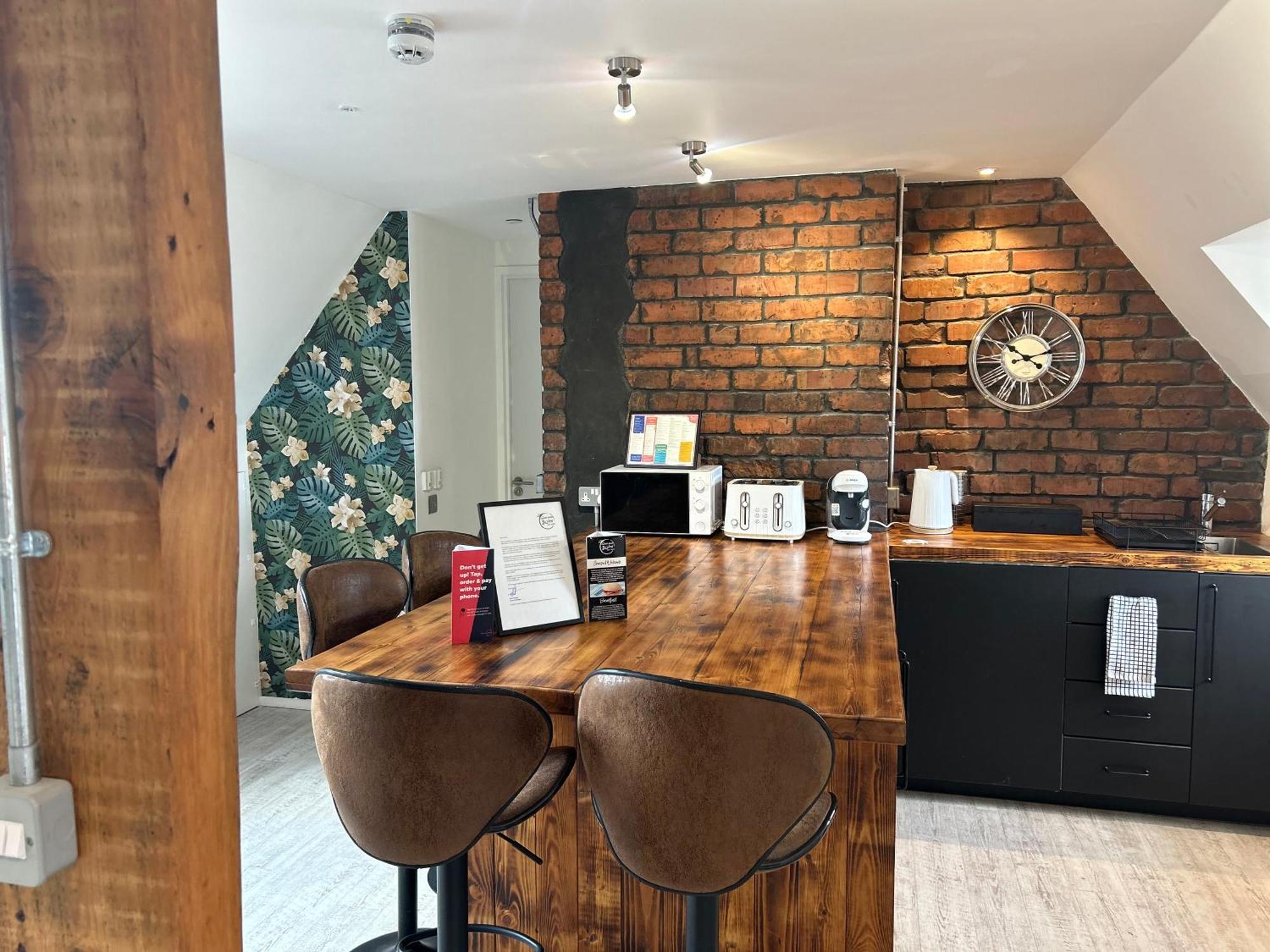 Cardiff Arms Bistro & Hotel Treorky Dış mekan fotoğraf