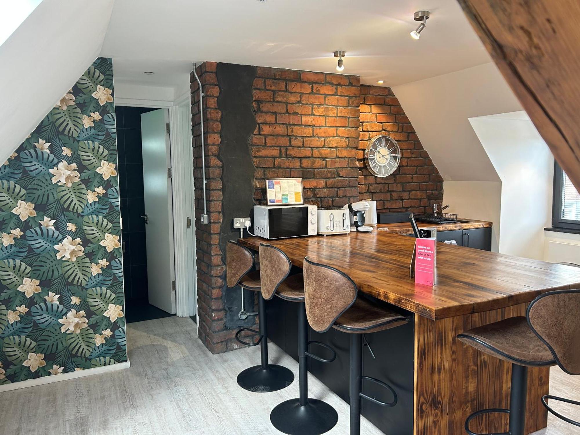 Cardiff Arms Bistro & Hotel Treorky Dış mekan fotoğraf