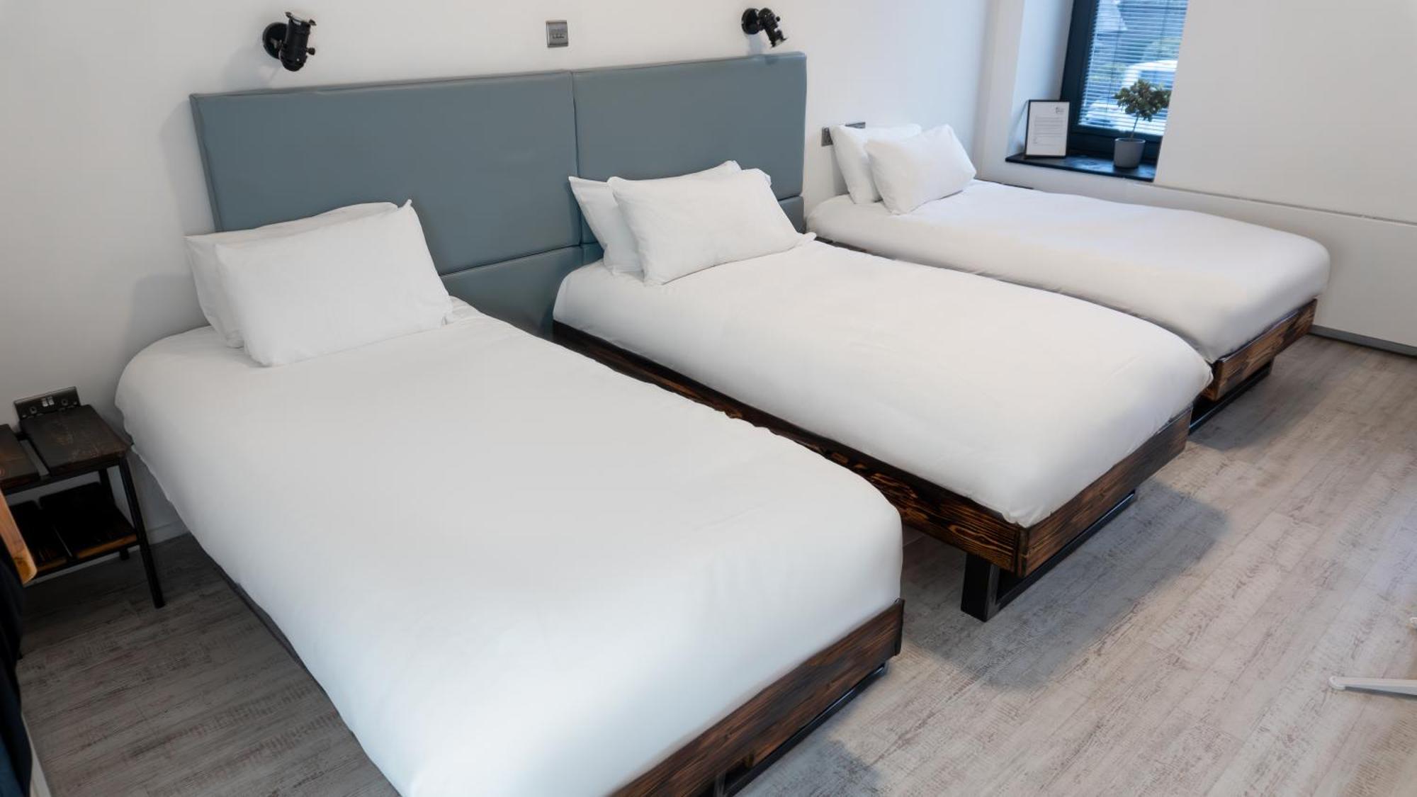 Cardiff Arms Bistro & Hotel Treorky Dış mekan fotoğraf